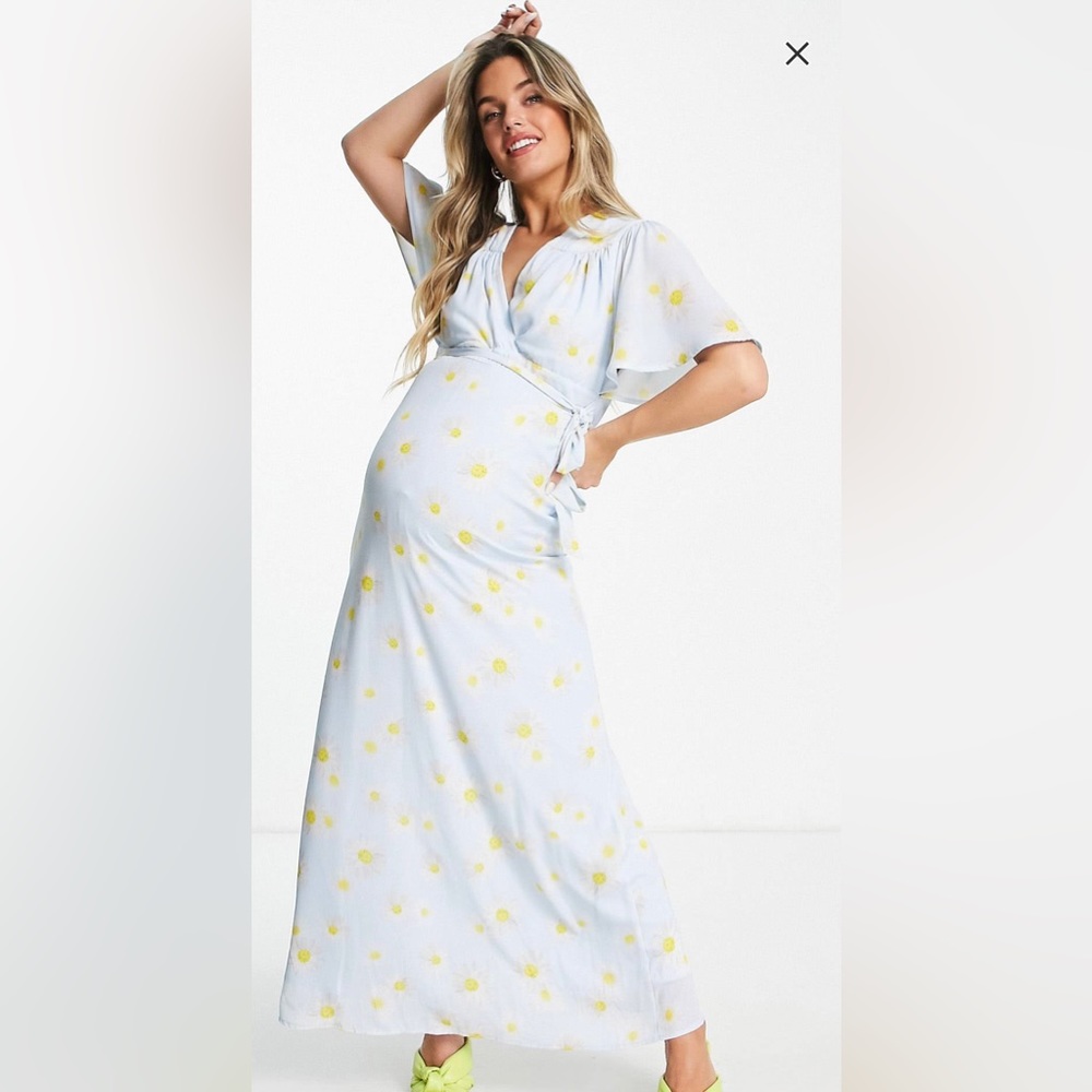 Twisted Wunder Maternity Wrap Front Dress in Daisy Print